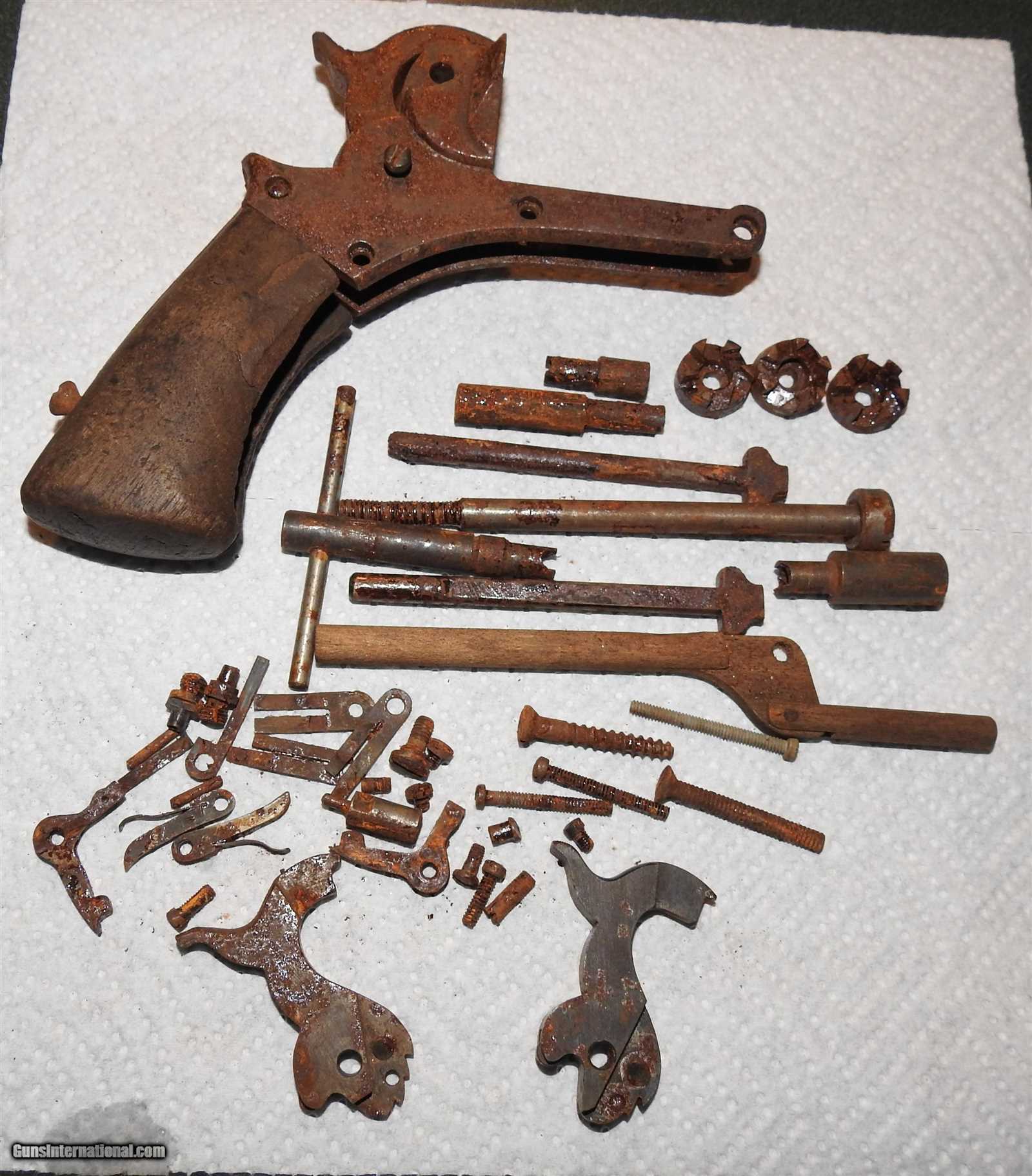 parts of a revolver diagram